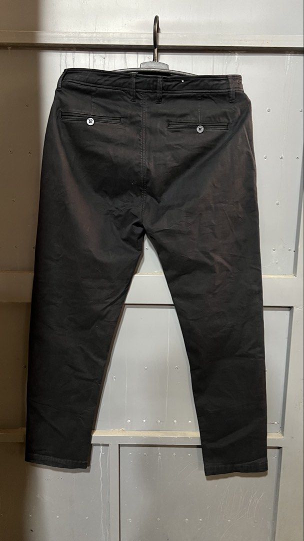 ZARAMAN PANTS (Category: Jeans) located in Baguio. Submitted by vercale (Listing ID 1451041263, Image 2). Description: ZARAMAN PANTS SIZE 32 BRAND NEW CONDITION No flaws From Personal box (Darker) black in actual.
