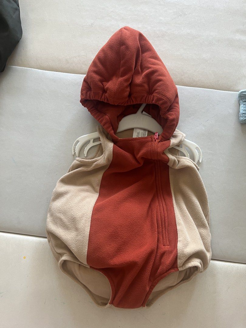 幼兒冬天衫 （分類：嬰兒及小童流行時尚）位於 Hong Kong。 由 mrs_chau 提交（商品編號 1451171952，圖片 3）。簡介： Cute Cute 冬天衫及外套栗子背心 一件$80 全要$150。
