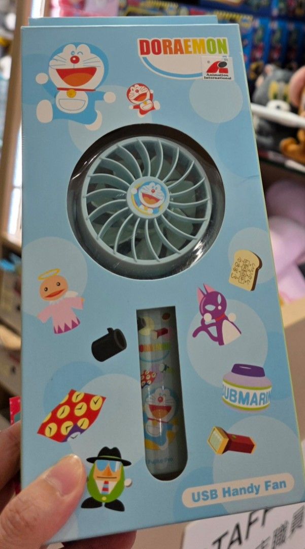 全新!! Doraemon USB 充電風扇 （分類：風扇）位於 Hong Kong。 由 g.wi24 提交（商品編號 1451144861，圖片 1）。簡介： 全新，type C usb 充電。 觀塘區面交 $90 順豐到付 $80 不議價。