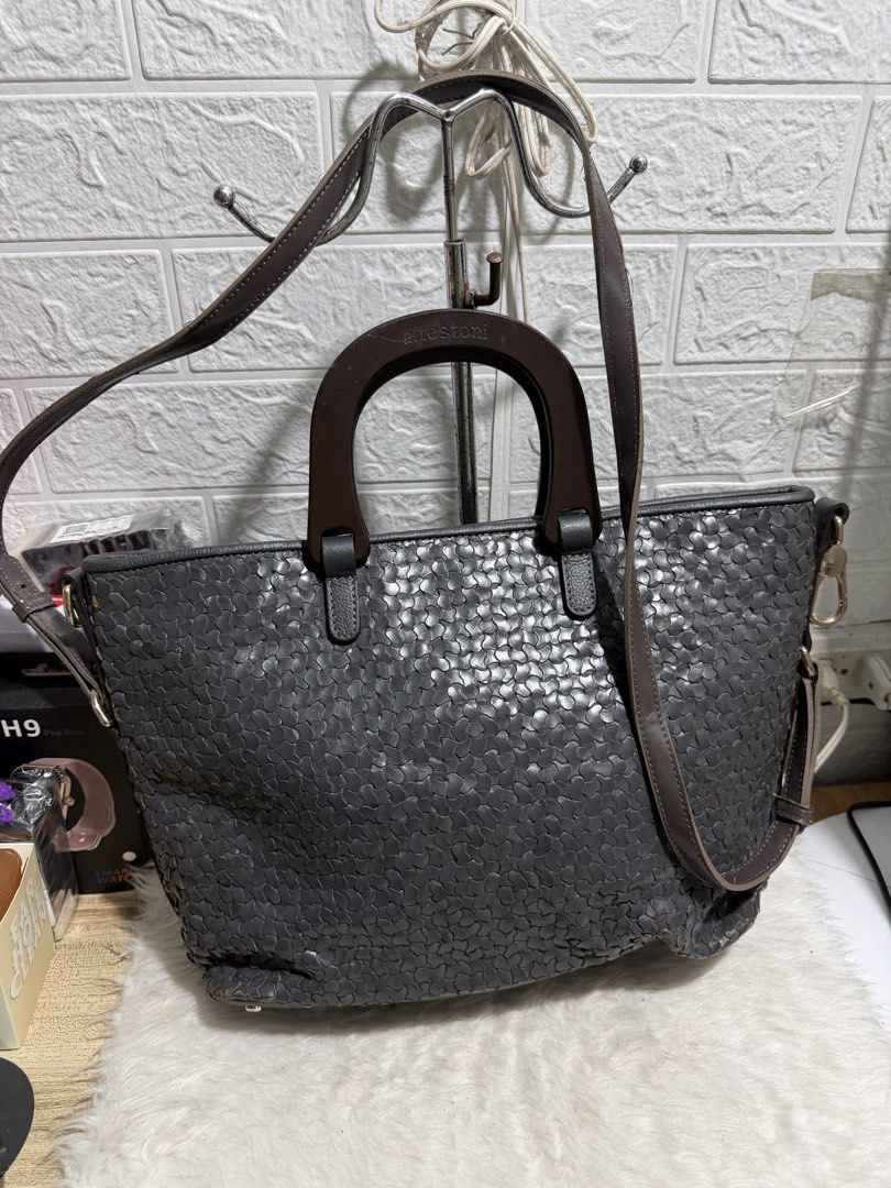 A. TESTONI (Category: Shoulder Bags) located in Davao. Submitted by blessed6 (Listing ID 1451265054, Image 1). Description: .