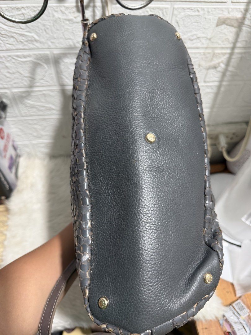 A. TESTONI (Category: Shoulder Bags) located in Davao. Submitted by blessed6 (Listing ID 1451265054, Image 3). Description: .