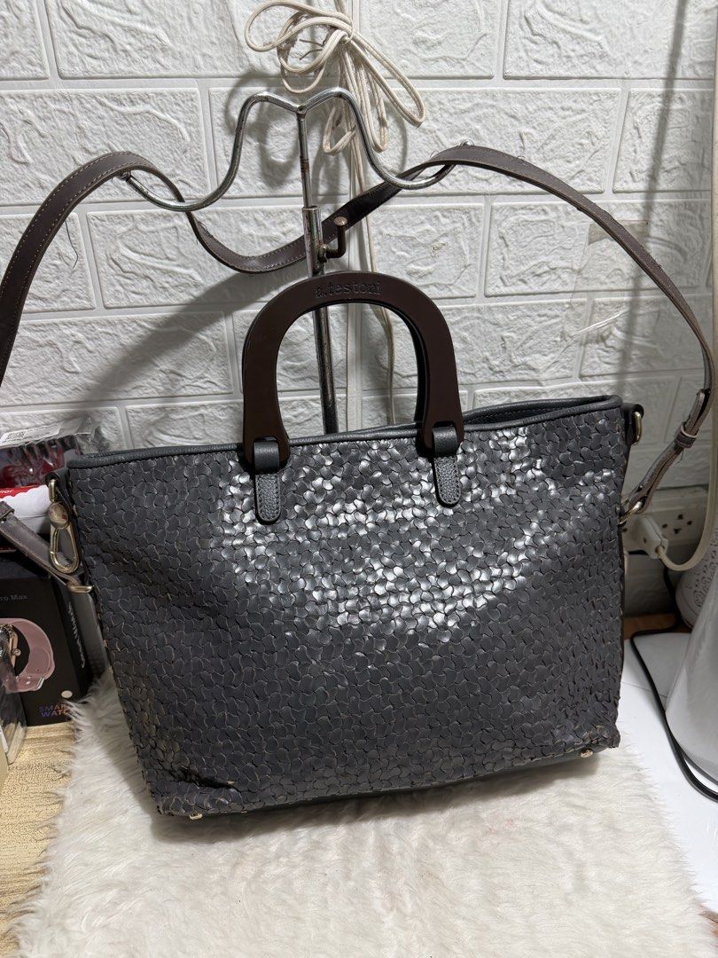 A. TESTONI (Category: Shoulder Bags) located in Davao. Submitted by blessed6 (Listing ID 1451265054, Image 2). Description: .