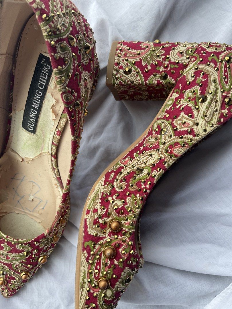 Abstract Paisley Whimsy Heels With Gold Studs (Category: Heels) located in Leyte. Submitted by delancyup (Listing ID 1451133349, Image 3). Description: size 35-36 preloved so manage expectations ! missing heel cap .