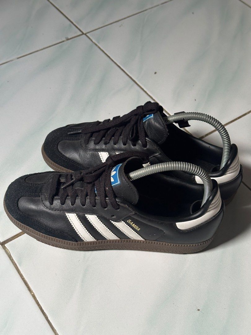 Adidas Samba OG Original (Kategori: Sepatu Wanita) berada di Jakarta Timur. Dikirim oleh prelovedbyulia (ID iklan 1451166825, Gambar 1). Deskripsi: Adidas Samba OG Original Size 38 2/3 Kondisi 95% mulus (jarang dipake) 100% ori ya NEGO YA COD : Jaktim dan sekitarnya WA : +62 838-9813-9551.