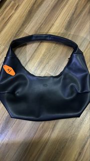 (Category: ) located in . Submitted by wornstoremy (Listing ID 1451134312, Image 1). Description: .