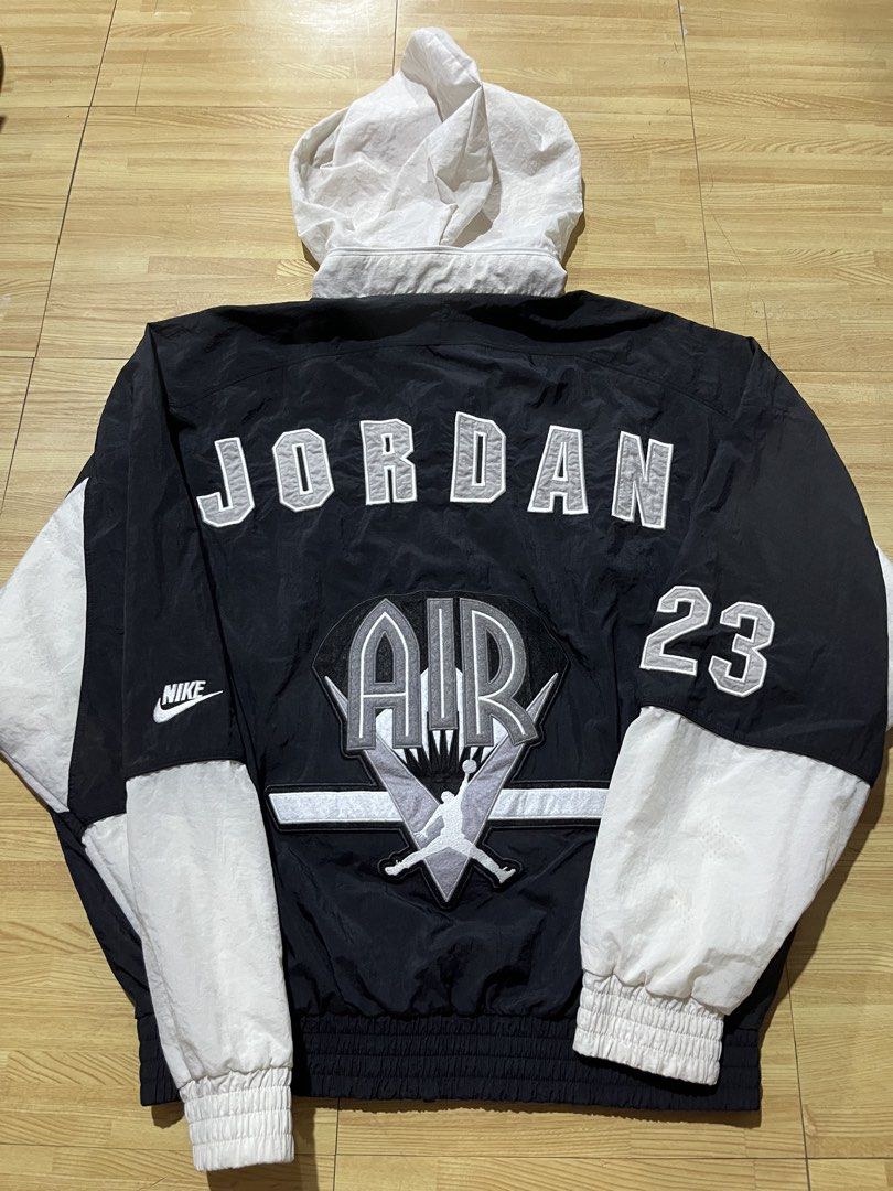 Air Jordan Retro 9 Flight Nostalgia Jacket (Category: Tshirts & Polo Shirts ) located in Angeles City. Submitted by brkebys (Listing ID 1451209041, Image 2). Description: Excellent condition Color rate: 9.9/10 Tight ribbings & garter No scratches, Pinholes, Discoloration Clean inside & outside Issue: missing zipper packable hood.