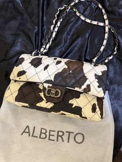 (Category: ) located in . Submitted by matteo_luxe (Listing ID 1451259599, Image 1). Description: .
