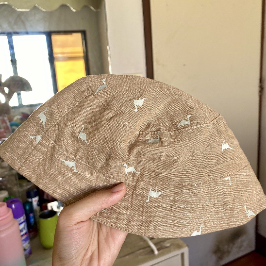 ANKO BABY HAT (Category: Babies & Kids Fashion) located in Paranaque City. Submitted by seashells13 (Listing ID 1451132367, Image 2). Description: DETAILS : BRAND : Anko CONDITION : Lightly used but still in good condition. SIZE : 6-12 months. COURIERS: GogoXpress, J&T and LALAMOVE. MODE OF PAYMENT: GCASH or BANK TRANSFER ONLY. LOCATION 📍PARAÑAQUE CITY.