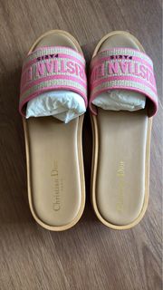 (Category: ) located in . Submitted by shopaholic1189 (Listing ID 1451139438, Image 1). Description: .