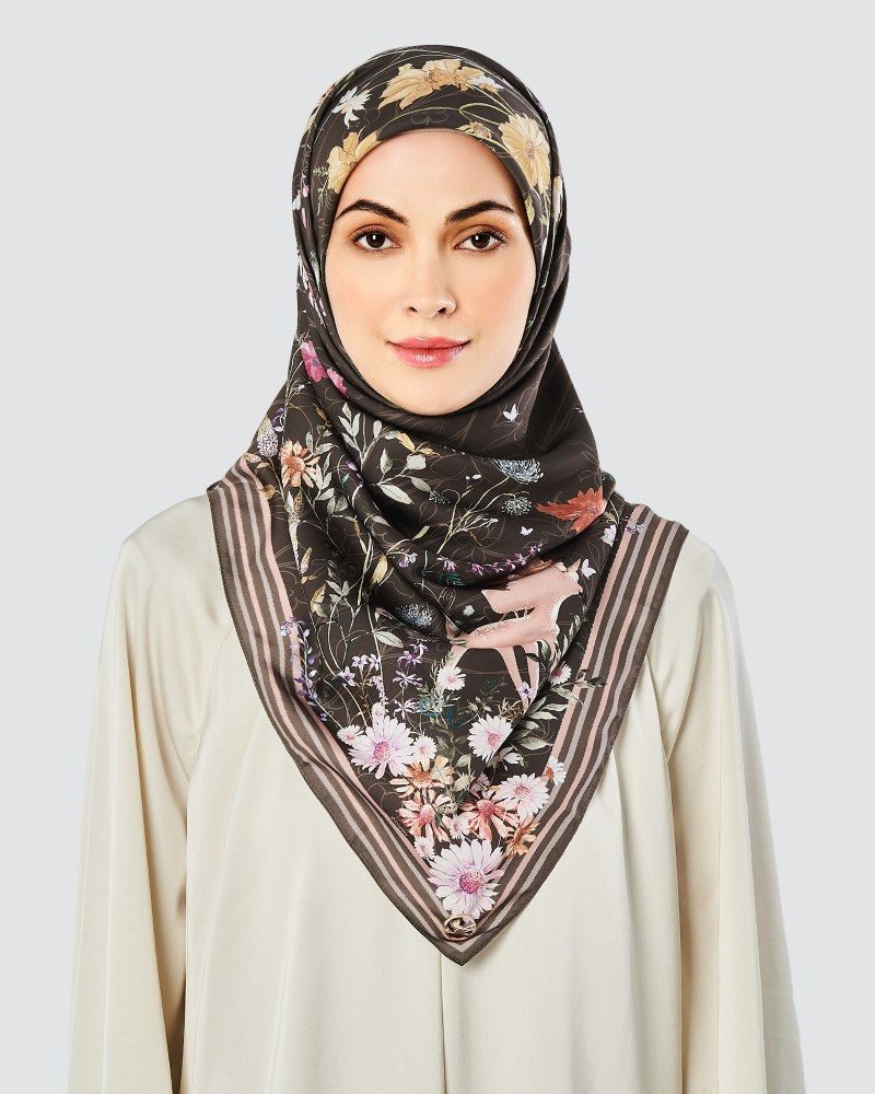 Authentic Disney x Naelofar Bambi Square Hijab - Chestnut (Category: Hijabs) located in Kuala Lumpur. Submitted by fudgiefudge (Listing ID 1451211292, Image 1). Description: - Beautiful Disney x Naelofar square hijab - Lovely floral print with Bambi elements - Color: Chestnut brown - incredibly soft and comfortable material .