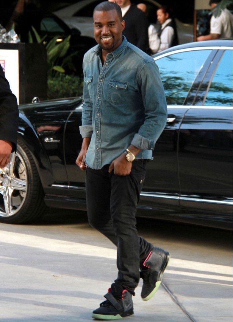 (SOLD) AW2011 BALMAIN BY CHRISTOPHE DECARNIN RUST DENIM SHIRT (Category: Luxury Apparel) located in Cagayan de Oro. Submitted by middlesosa (Listing ID 1451205934, Image 3). Description: AW2011 BALMAIN BY CHRISTOPHE DECARNIN RUST DENIM SHIRT SIZE MEDIUM FITTINGS WIDTH - 19 inches LENGTH - 30 inches SLEEVE - 26 inches SHOULDER - 17.5 inches MADE IN JAPAN WORN BY KANYE WEST HEAVY THICK JAPAN DENIM 25k pesos.