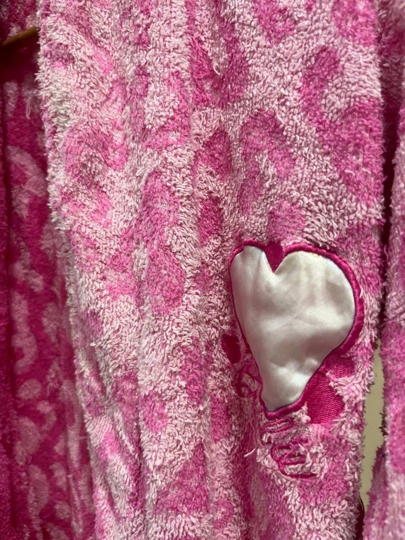 Barbie Bathrobe (Category: Bathtub & Bath Accessories) located in Quezon City. Submitted by michypeachyy1 (Listing ID 1451223758, Image 3). Description: 250 plus shipment 19 inches width 29 inches length for toddlers/kids.