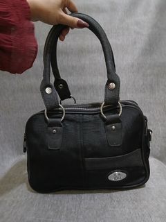 (Kategori: ) berada di . Dikirim oleh sellaboutique (ID iklan 1451251730, Gambar 1). Deskripsi: .