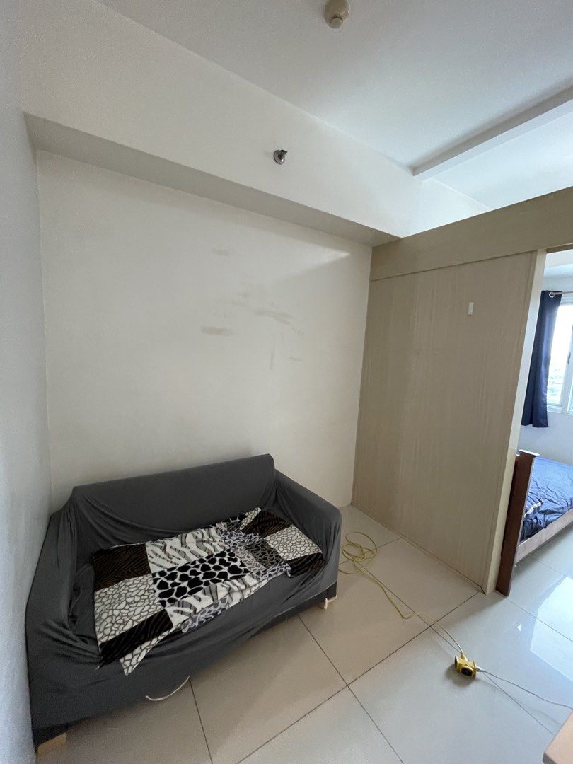 Berkeley Residences Condominium 1BR with balcony (Category: Apartments & Condos) located in Marikina City. Submitted by gusimane (Listing ID 1451322342, Image 3). Description: FOR LEASE - FURNISHED 1 BEDROOM CONDO UNIT with balcony ALONG KATIPUNAN AVE Berkeley Residences 👉Near Ateneo, Miriam, and UP Diliman + 26.22 SQM 👉₱22,000 monthly rent inclusive of association dues Comes with: ✔️NEW Aircon ✔️Water heater ✔️Bedframe and mattress ✔️Wooden cl