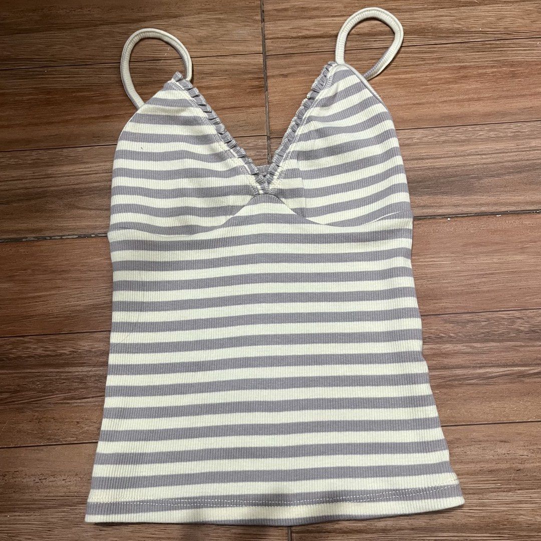 bershka ruched strappy top (Category: Sleeveless) located in Caloocan City. Submitted by itemsbymartina (Listing ID 1451197761, Image 2). Description: 💌 guaranteed authentic 💌 brand new 💌 can fit sizes xxs to xs 💌 cut tag 💌 rfs: not my style.