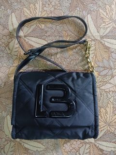 (Category: ) located in . Submitted by azizahthriftshop (Listing ID 1451231917, Image 1). Description: .