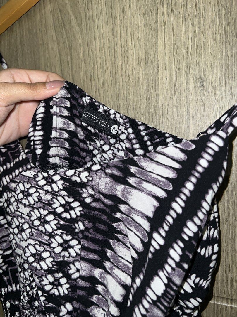 Black boho cotton dress with side slit (Category: Dresses) located in Mandaluyong City. Submitted by katecdp (Listing ID 1451154505, Image 3). Description: ✨ Like new (10/10). From Cotton On. Best fit S na pwede rin sa size M with small bust. Comfy nito perfect for vacation vibes. Hard to let go pero I gained weight and this fit me much much better before. 👗 Seller reference: 5’5’ height, 34” bust, 29” waist 💸 MOP: GCash, BPI QR Decluttering my