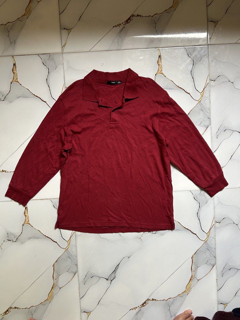 Bossini Polo Shirt (Category: Formal Shirts) located in San Carlos. Submitted by declutterph2420 (Listing ID 1451180113, Image 1). Description: 26.5x20.