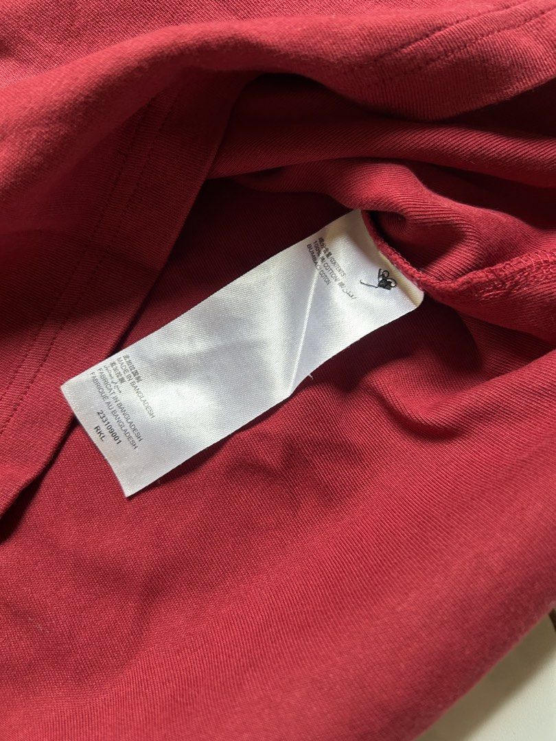 Bossini Polo Shirt (Category: Formal Shirts) located in San Carlos. Submitted by declutterph2420 (Listing ID 1451180113, Image 3). Description: 26.5x20.