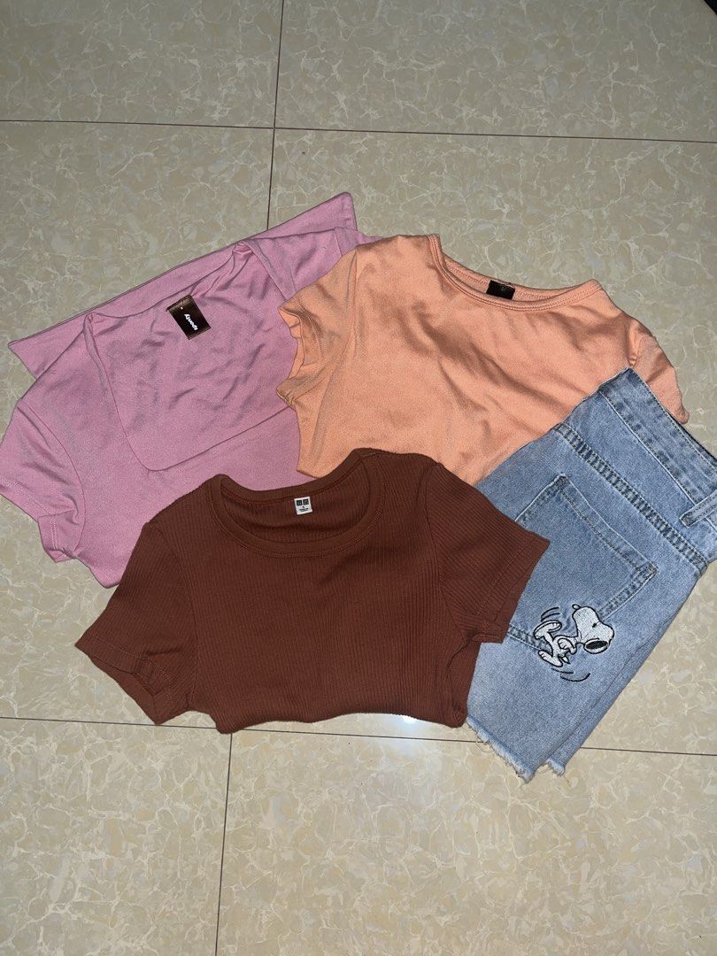 Bundle of 4 (Category: Shirts) located in San Juan City. Submitted by aliedeclutters (Listing ID 1451247305, Image 1). Description: Declutterring!! -bundle of 4 -3 tops, 1 shorts -mera, sponty, uniqlo basic tops -snoopy ripped denim shorts.