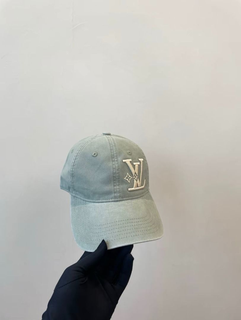 Cap (Category: Caps & Hats) located in Singapore. Submitted by fasthorse_66d18f (Listing ID 1451160805, Image 3). Description: Pre-owned for sale | Actual photos available | 100% Authentic | No bargaining | Packed with tote bag.