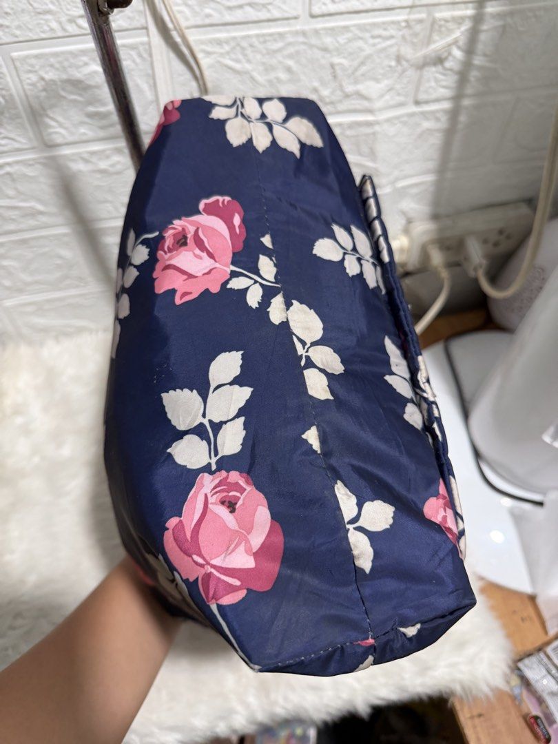 CATH KIDSTON (Category: Tote Bags) located in Davao. Submitted by blessed6 (Listing ID 1451265988, Image 3). Description: .
