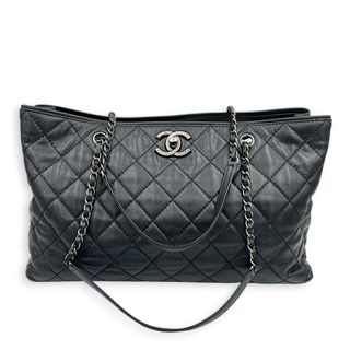 (Category: ) located in . Submitted by carousellluxury (Listing ID 1451238258, Image 1). Description: .