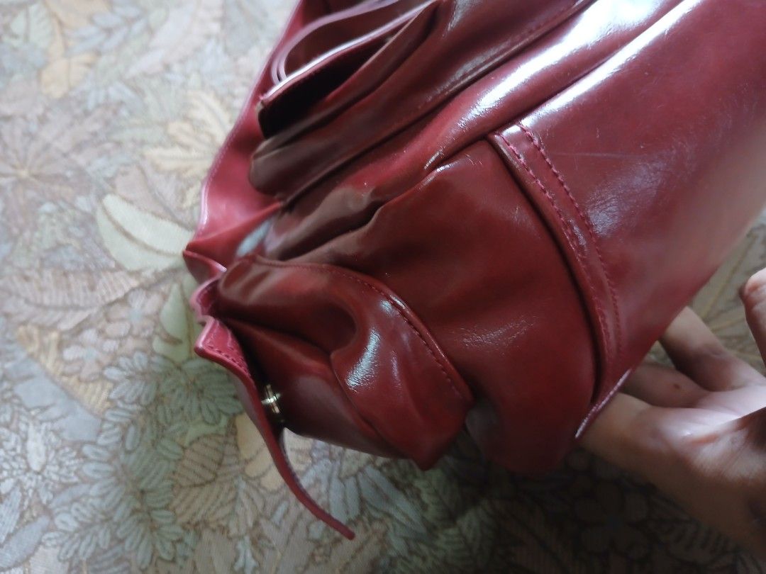 CHAUTFIFTH C5 (Category: Shoulder Bags) located in Kuala Lumpur. Submitted by azizahthriftshop (Listing ID 1451211749, Image 3). Description: preety bag . condition like new..