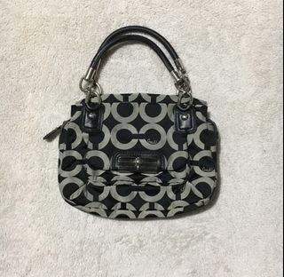 (Category: ) located in . Submitted by out.thrift (Listing ID 1451251895, Image 1). Description: .