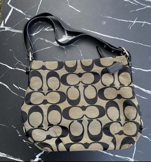 (Category: ) located in . Submitted by authentic_bag96 (Listing ID 1451222106, Image 1). Description: .
