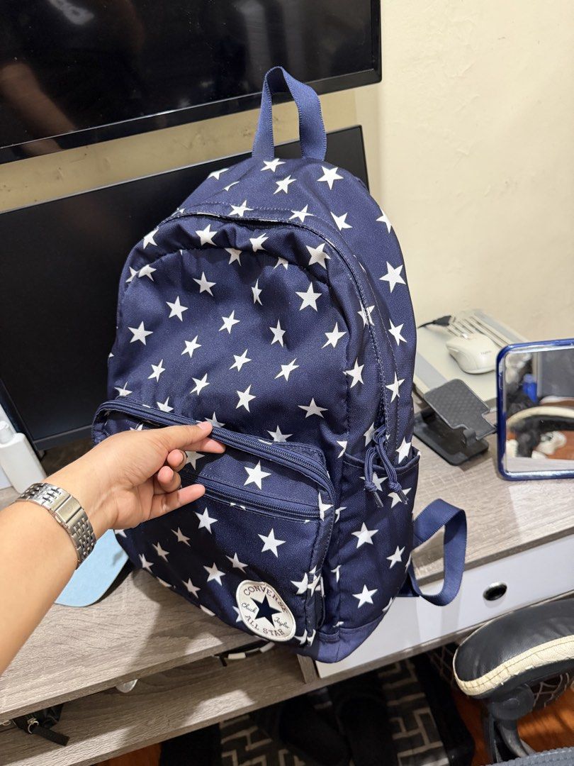 Converse Backpack (Category: Backpacks) located in Manila. Submitted by katchifu (Listing ID 1451146405, Image 3). Description: ilang beses lang nagamit 10/10 over all condition Bought in rob manila .