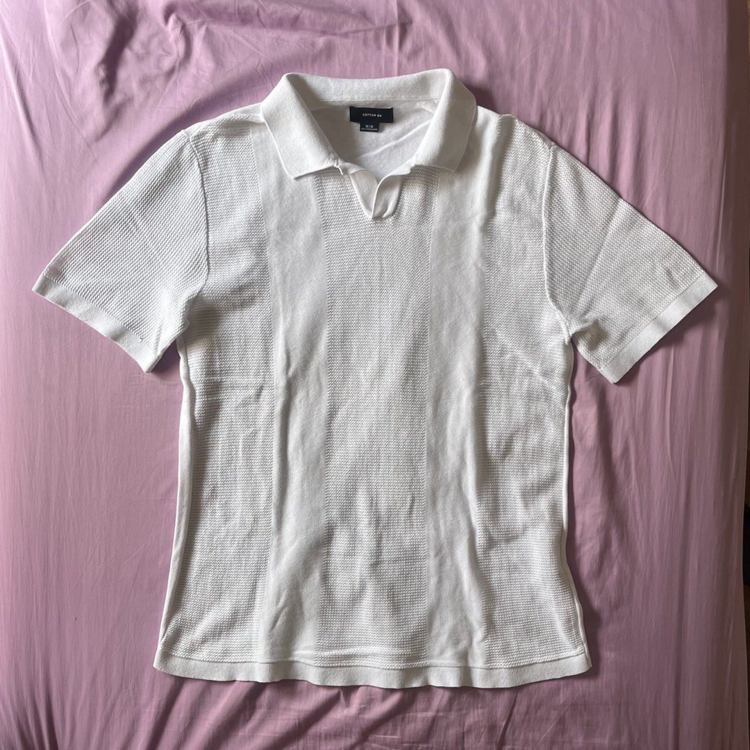 Cotton On Knit Polo Shirt (Category: Tshirts & Polo Shirts ) located in Paranaque City. Submitted by ryanbyt (Listing ID 1451144725, Image 1). Description: Cotton On White Knitted Textured Polo Shirt - 10/10 excellent condition - Personal item, bought from Cotton On store (not thrifted) Size M Width 20” Length 28” Message for inquiries .