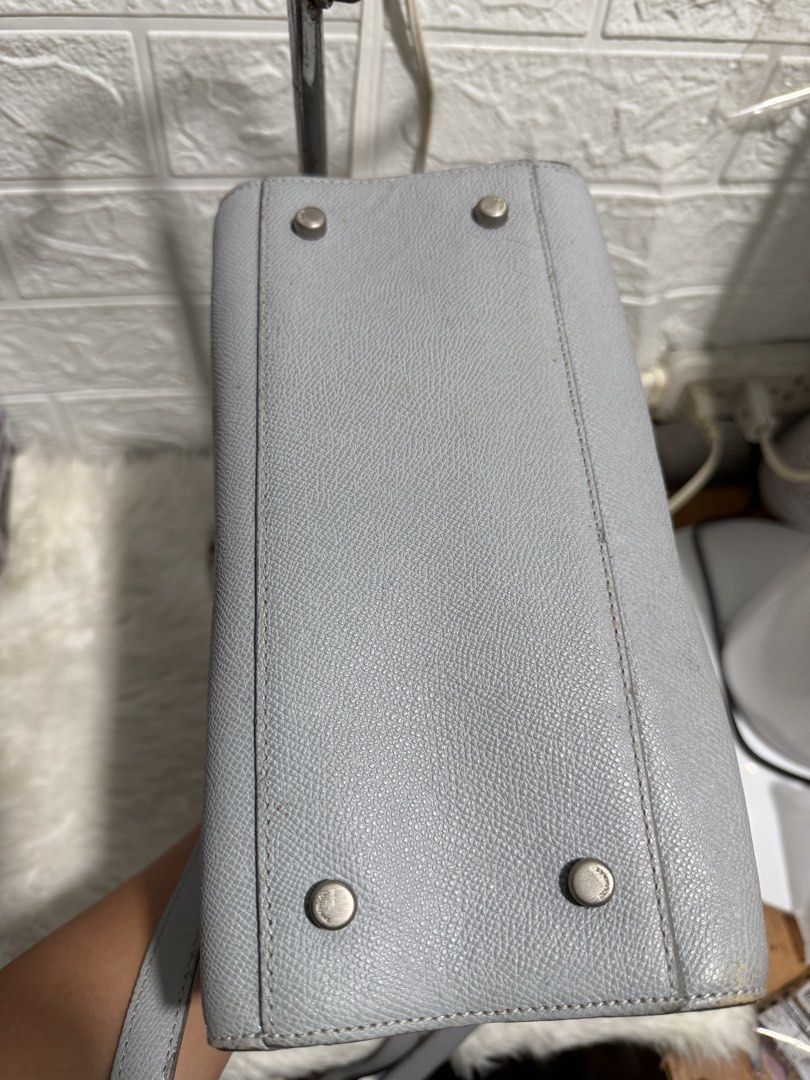 COURONNE (Category: Cross-body Bags) located in Davao. Submitted by blessed6 (Listing ID 1451265738, Image 3). Description: .