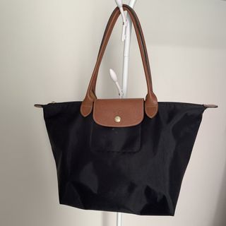 (Kategori: ) berada di . Dikirim oleh versed.style (ID iklan 1451294214, Gambar 1). Deskripsi: .
