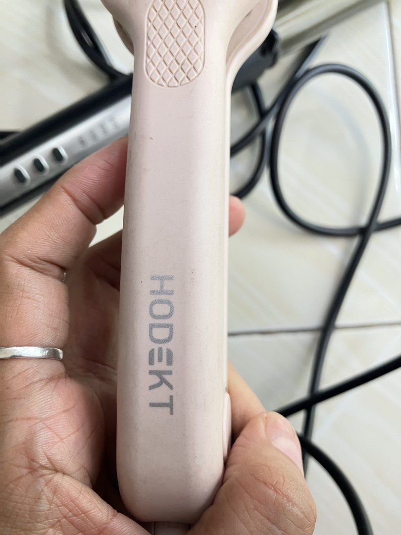 Curler and straightening iron (Category: Hair) located in Malabon City. Submitted by mybizzyis (Listing ID 1451155088, Image 2). Description: .