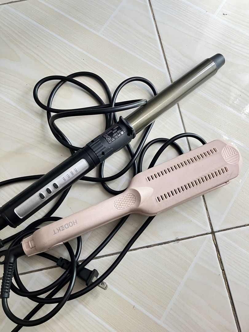 Curler and straightening iron (Category: Hair) located in Malabon City. Submitted by mybizzyis (Listing ID 1451155088, Image 1). Description: .