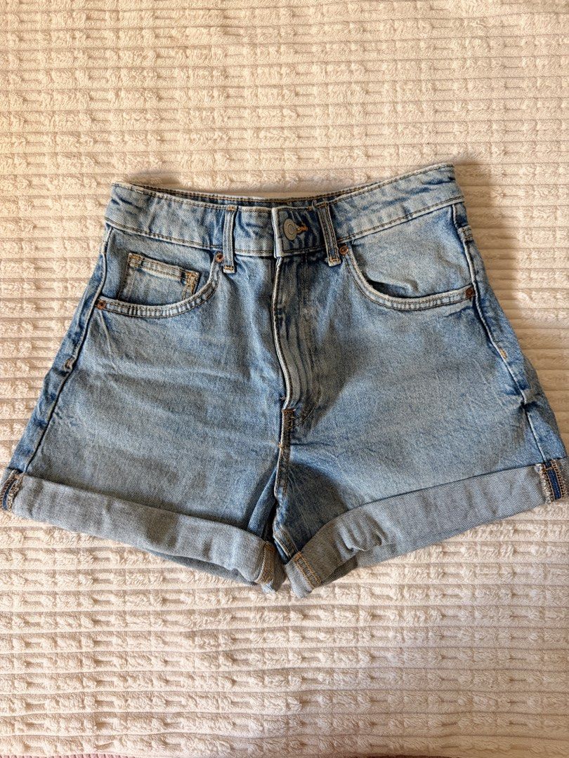 denim zara shorts (Category: Shorts) located in Daraga. Submitted by littlemissdeclutter.wtme (Listing ID 1451228937, Image 1). Description: - Zara - never been used - Zara mom shorts, jean shorts - blue light washed color - can fit to xs - S .