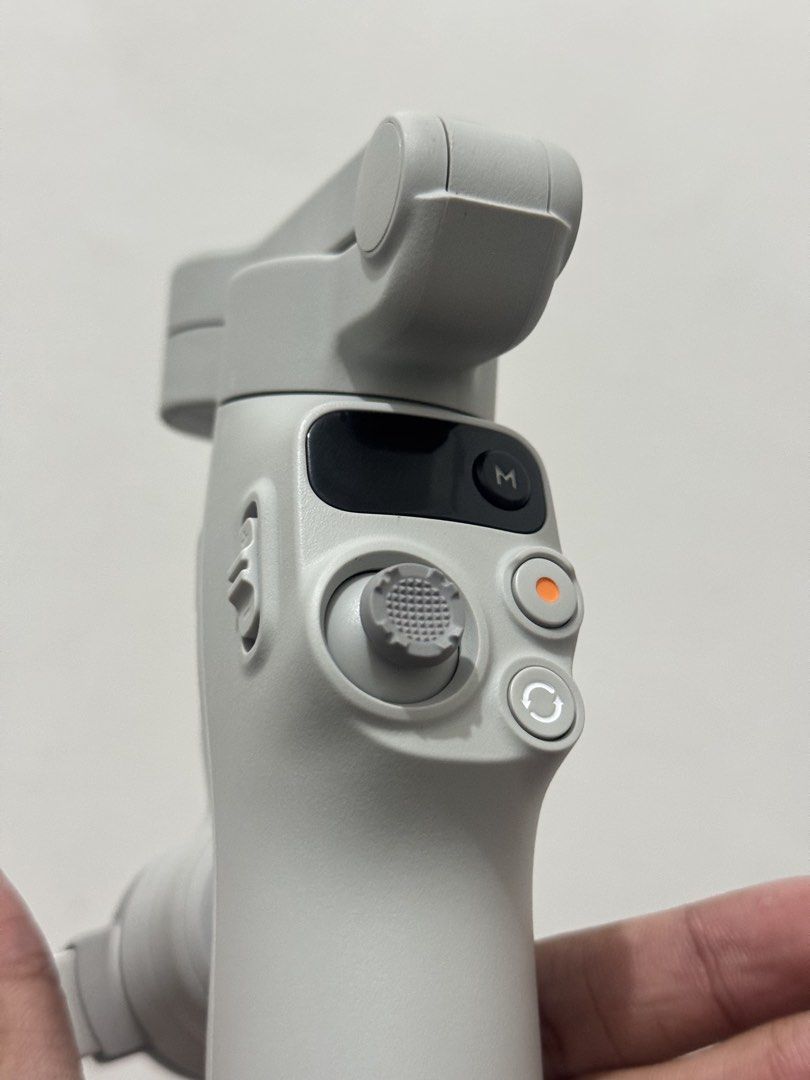 DJI Osmo Gimbal Mobile 7 (Category: Gimbals & Stabilizers ) located in Manila. Submitted by jacoblouis (Listing ID 1451234357, Image 2). Description: Used 3x only Comes with pouch and charger cord Brand New Condition 📌 Valenzuela, Metro Manila Meet up ✅ (add 200 for pamasahe) Shipping ✅.