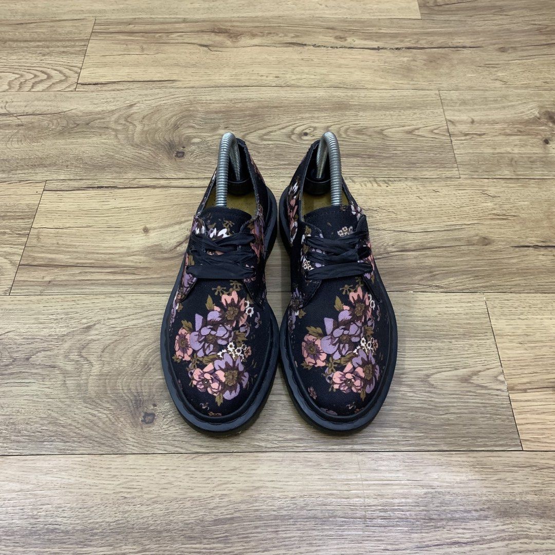 Dr Martens lester (4uk) (Category: Sneakers) located in Kota Bharu. Submitted by lusuhbundlestore2 (Listing ID 1451228174, Image 2). Description: KOD GI7 Item used/bundle Pos DFOD .