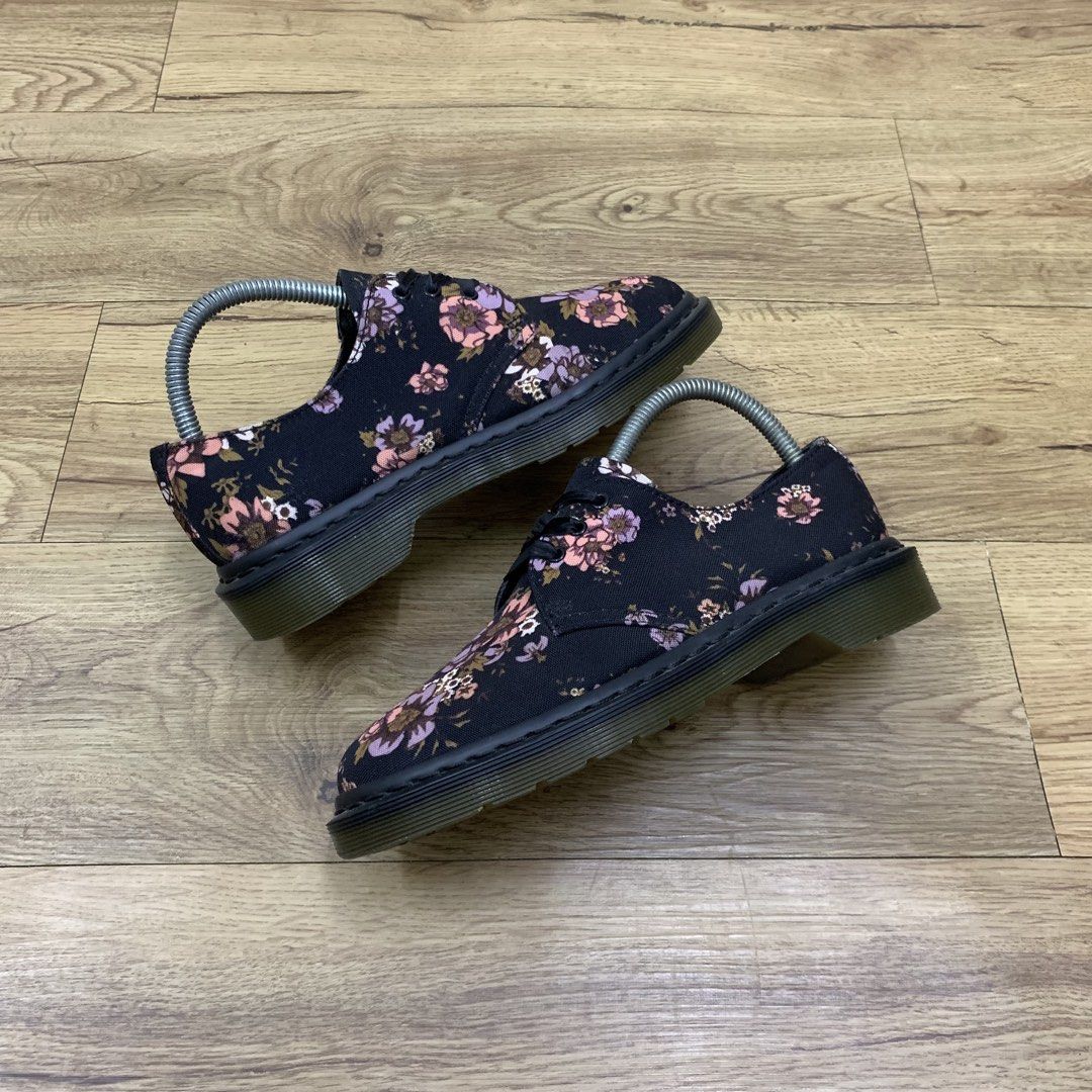 Dr Martens lester (4uk) (Category: Sneakers) located in Kota Bharu. Submitted by lusuhbundlestore2 (Listing ID 1451228174, Image 1). Description: KOD GI7 Item used/bundle Pos DFOD .