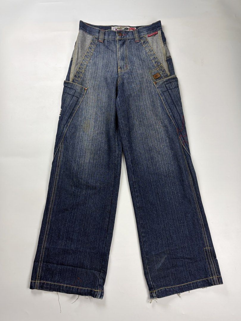 Ecko Unltd Baggy Jeans with big Long Pockets (Category: Jeans) located in Roxas City. Submitted by dailydrops.5800 (Listing ID 1451256018, Image 2). Description: Ecko Unltd Baggy Jeans with big Long Pockets High Rise Baggy Zipper Fly Measurements are in Inches Waist: 26 Length: 42 Inseam: 31 Front rise: 12 Thigh: 11 Knee: 11 Leg Opening: 10.5 Issue: Minimal Sign of Usage Condition: 9/10 Price: 1500 + Shipping fee Feel free to DM us if you have qu