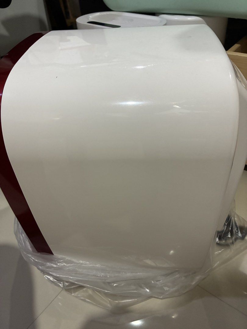 Ecomom UV and Anion Sterilizer w/ box (Category: Breastfeeding & Bottle Feeding) located in Paranaque City. Submitted by mamamimomu (Listing ID 1440591144, Image 3). Description: Comes with original box.