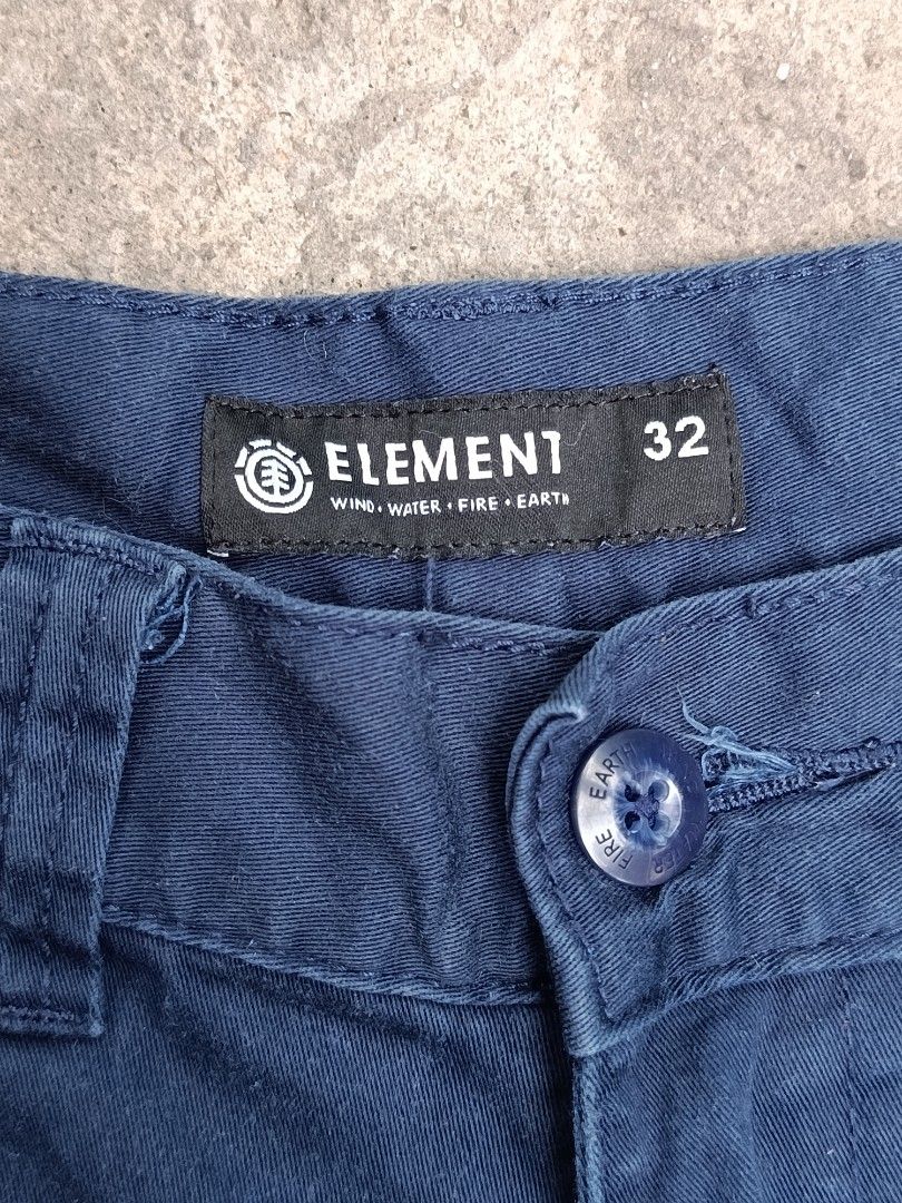 Element Navy Blue Chino Shorts Size 32 (Category: Shorts) located in Concepcion. Submitted by lowkeythrifter.ph (Listing ID 1451215302, Image 3). Description: Element Shorts Actual: W34" x L21" On tag: 32 Very good condition Need wash See pics for actual measurements 3️⃣4️⃣9️⃣ + 7️⃣5️⃣ SF✈️ Gcash / Palawan, Payment First. Bawal sa Maselan, PM if Interested. 1st to Pay God bless....