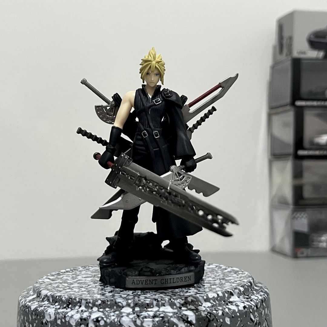 final fantasy cloud strife figure anik aniks (Category: Figurines & Statues) located in Davao. Submitted by a27v5qvh (Listing ID 1451142133, Image 1). Description: broken sword grip ( can easily be fixed with glue) .