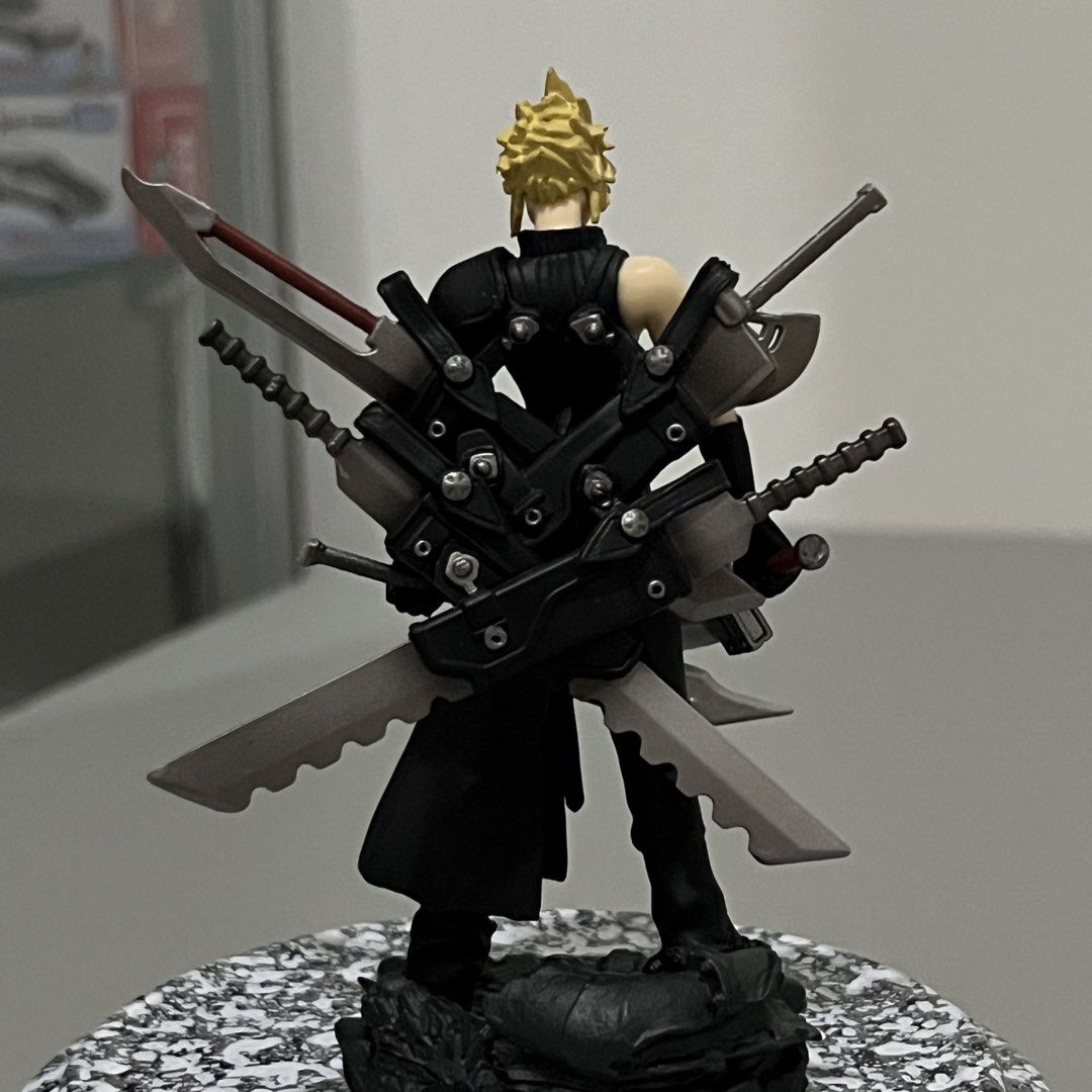 final fantasy cloud strife figure anik aniks (Category: Figurines & Statues) located in Davao. Submitted by a27v5qvh (Listing ID 1451142133, Image 2). Description: broken sword grip ( can easily be fixed with glue) .
