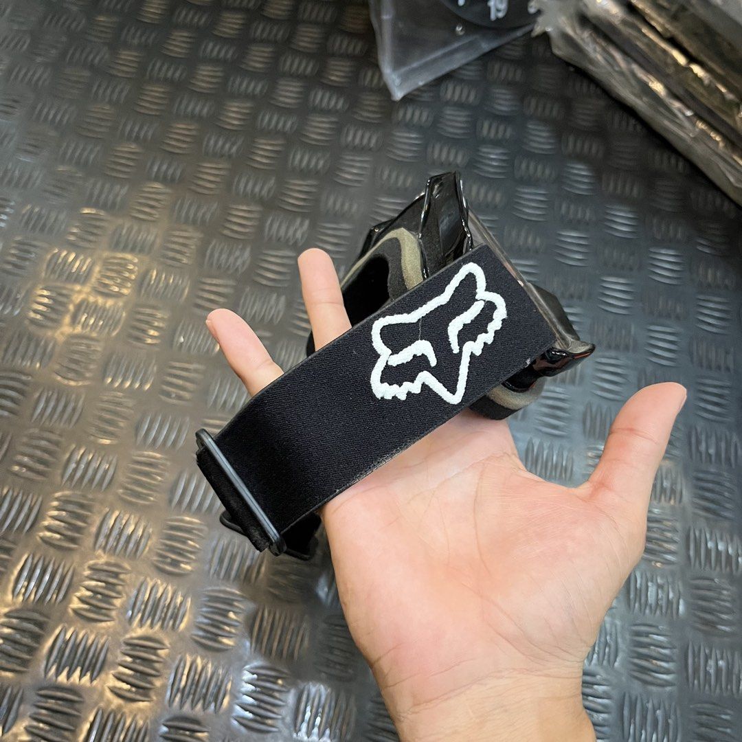 FOX (Category: Announcements) located in Iloilo. Submitted by plugsta (Listing ID 1451165300, Image 3). Description: 4 sitesThese are Fox Racing Motocross Goggles, designed for dirt bike riding, mountain biking (MTB), and off-road motorsports..