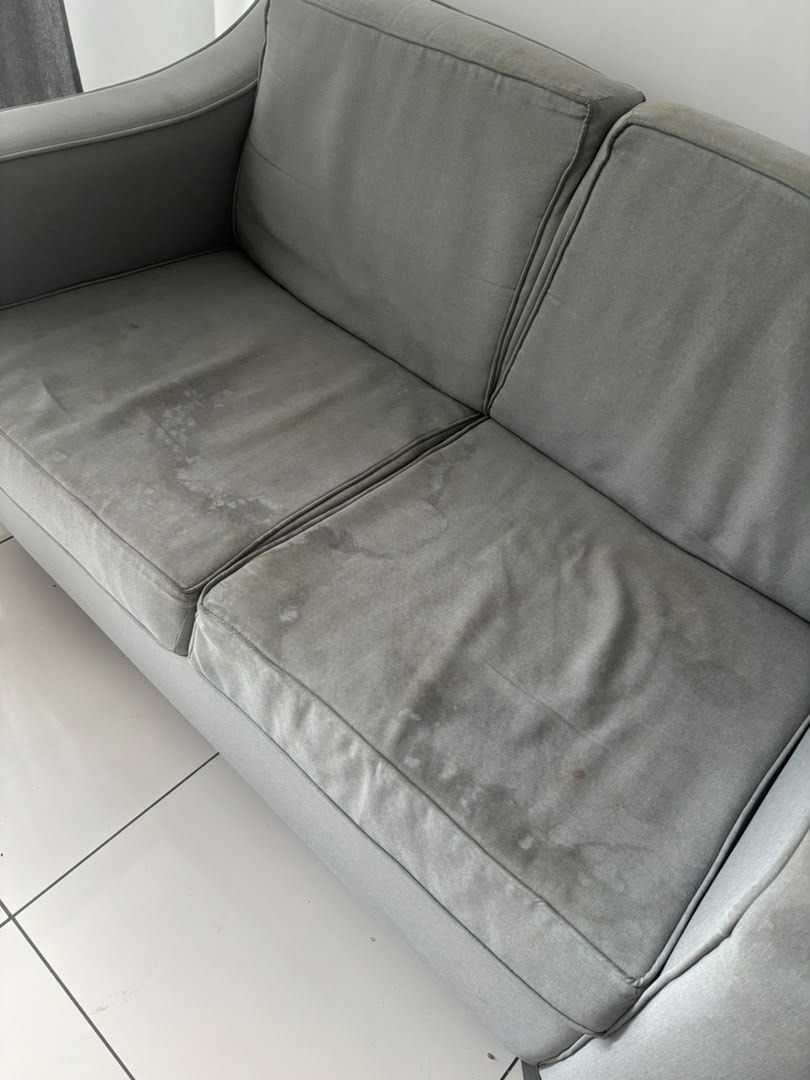 Free sofa / couch (Category: Sofas) located in Nilai. Submitted by hani.abd (Listing ID 1451280072, Image 2). Description: Free sofa in Cyberjaya. About 141cm length 93cm height. Still usable but heavy discolouration as per pictures. I think you can clean it using the spray extraction cleaner! Pickup sendiri, 8am-10am/6pm-8pm weekdays. If interested, DM ASAP..