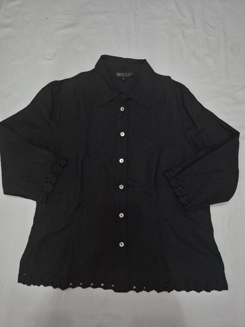 Gitti Black Linen Emroidered Blouse (Category: Blouses) located in Santa Cruz. Submitted by deenem (Listing ID 1451188590, Image 3). Description: Bust: 20(40) Lenght: 24.5.