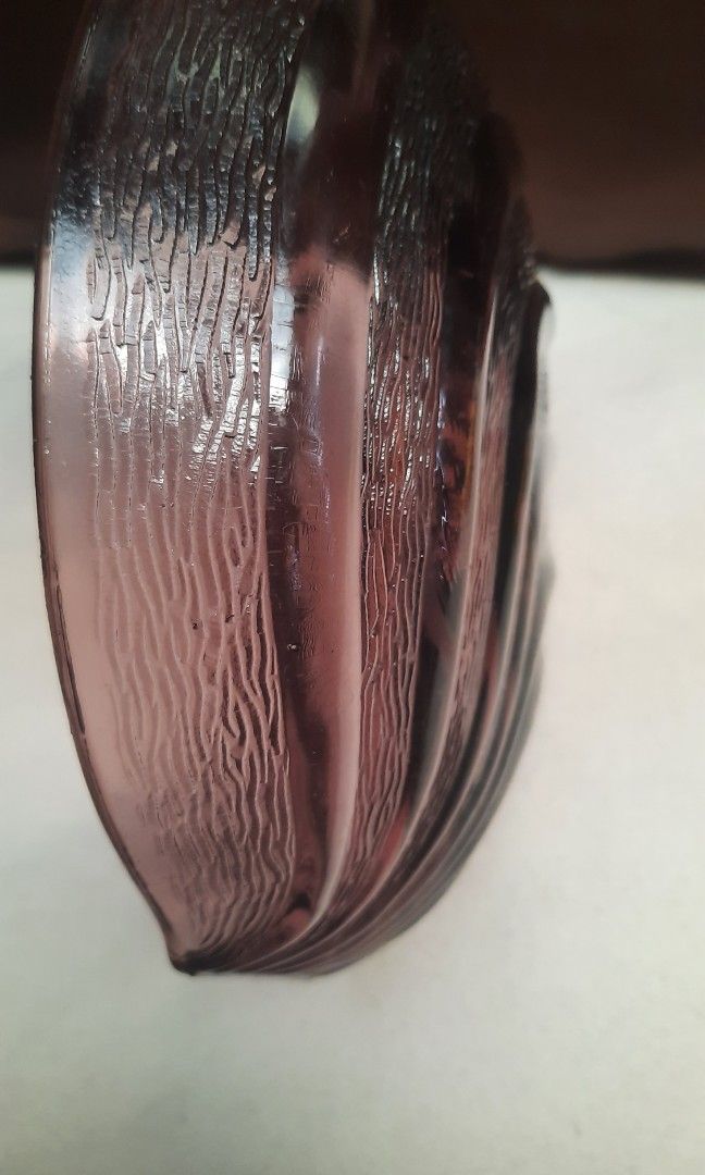 Glass bowl thick shell-shaped 9x2" (Category: Dinnerware & Cutlery) located in Manila. Submitted by luckycharm_215 (Listing ID 1451182028, Image 2). Description: vgc.