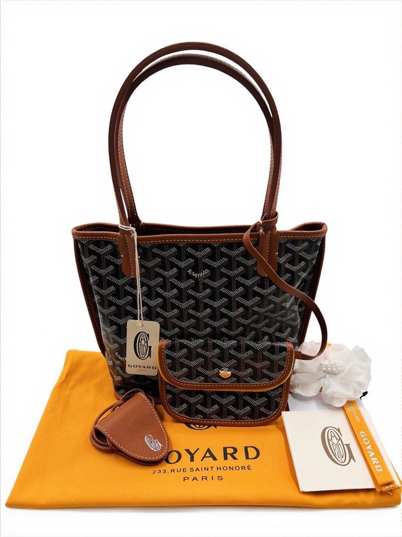 ⚜️Goyard Anjou Mini Reversible (Category: Luxury Bags & Wallets) located in Makati City. Submitted by 90sangel (Listing ID 1383847500, Image 2). Description: SALE 🤎 Girls favorite 🖤⚜️ •Item: Goyard Anjou Reversible •Size: Anjou mini •Condition: Excellent, no hidden issue. *Girls favorite! hard to get! 100% Preloved from Japan. — .